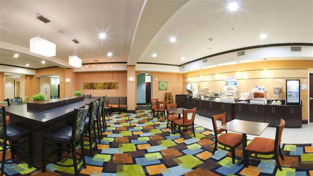 Holiday Inn Express Hotel & Suites Dallas West By Ihg Exterior foto