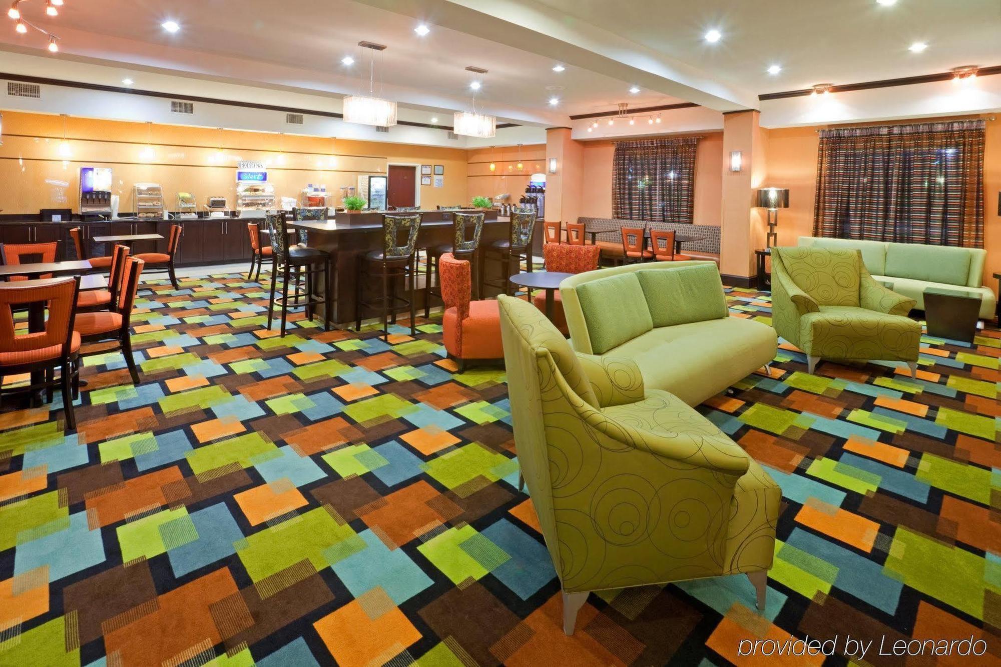 Holiday Inn Express Hotel & Suites Dallas West By Ihg Exterior foto